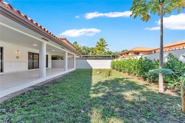 Building Photo - 443 SW 21st Rd