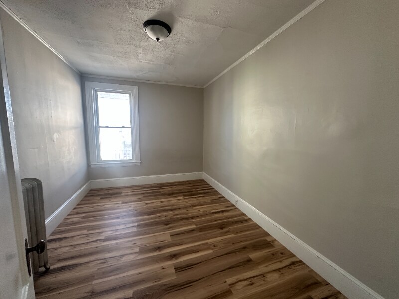 Building Photo - 34 Brook St