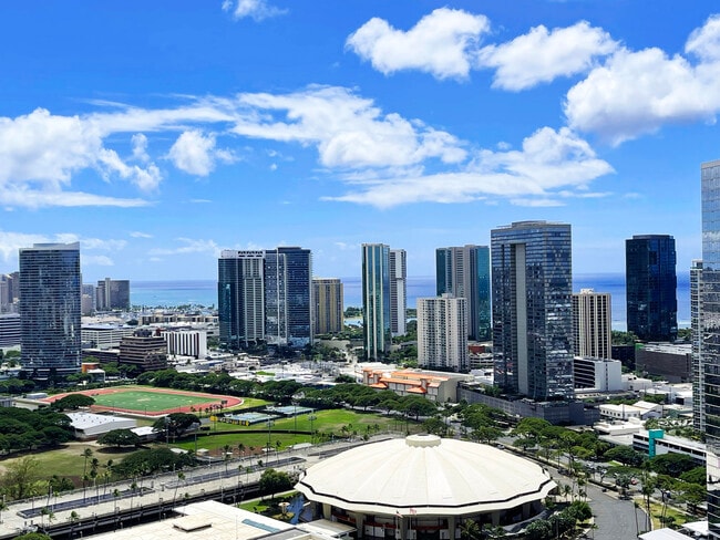 Building Photo - 801 S King St