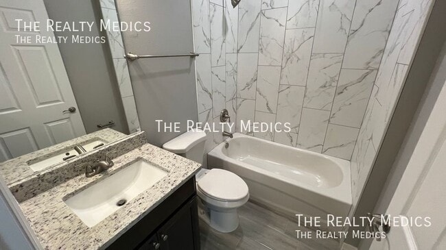 Building Photo - 850 Peyton Ave