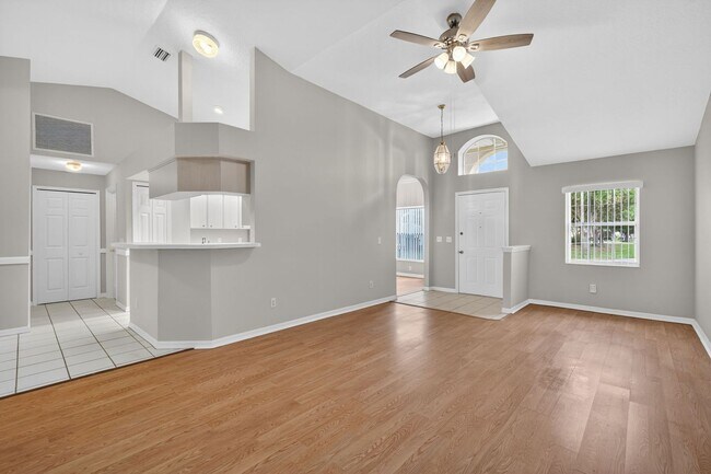 Building Photo - Available Now! Move-In Ready 3BR Home with Florida Room & Shed