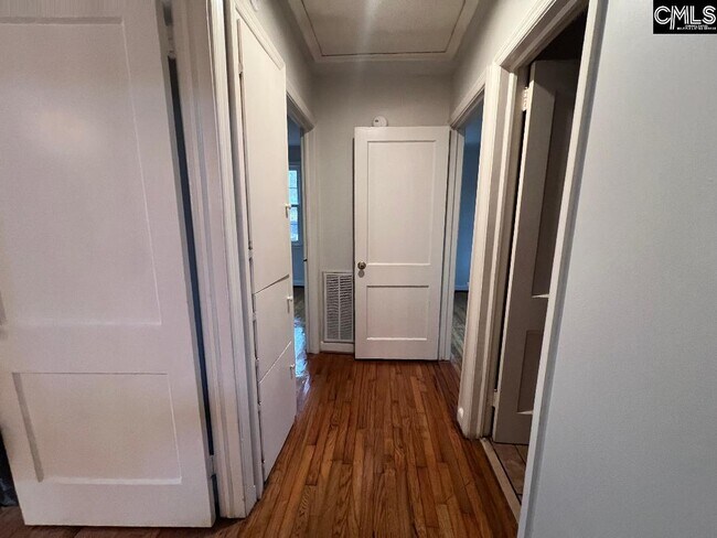 Building Photo - 612 S Beltline Blvd