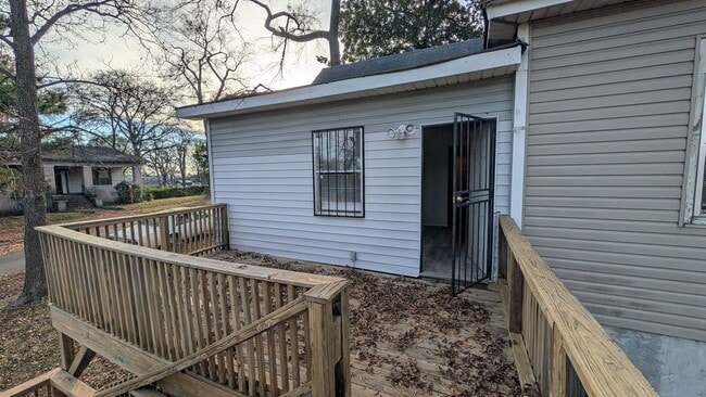 Building Photo - 3BR/2BA -- Deck, Separate Dining Room, In-Unit Laundry
