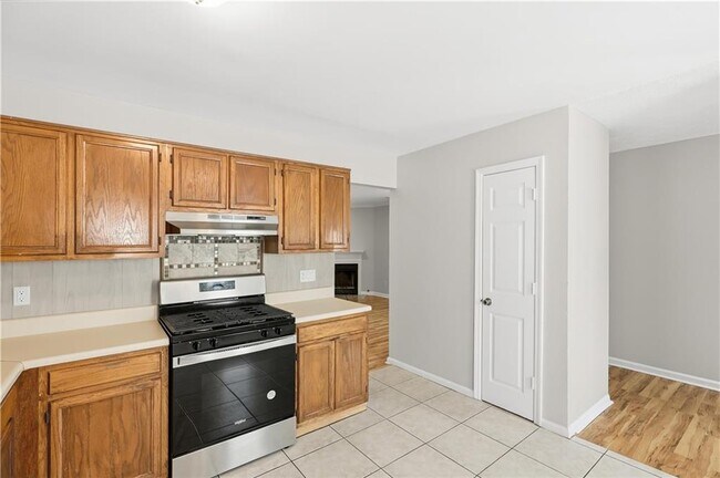 Building Photo - 3447 Kingswood Run
