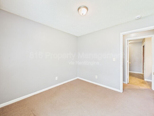 Building Photo - 7115 Bales Ave