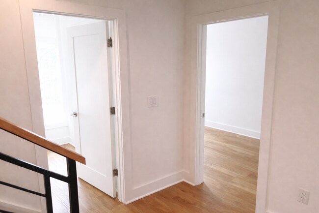 Building Photo - 727 Quebec Place NW