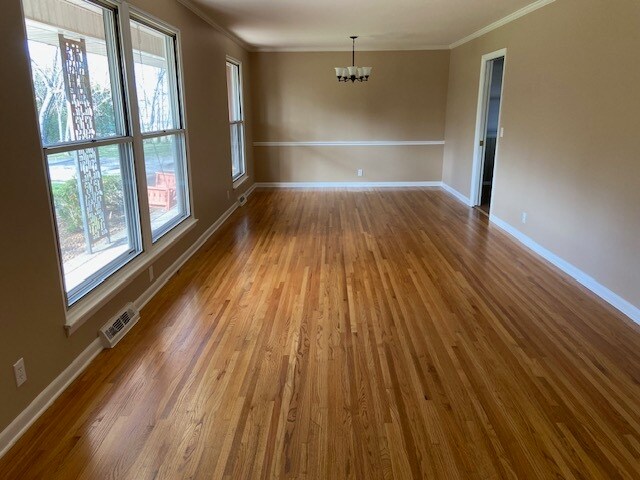 Building Photo - 164 New Shackle Island Rd