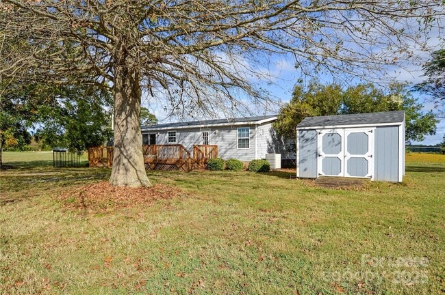 Building Photo - 711 W C J Thomas Rd