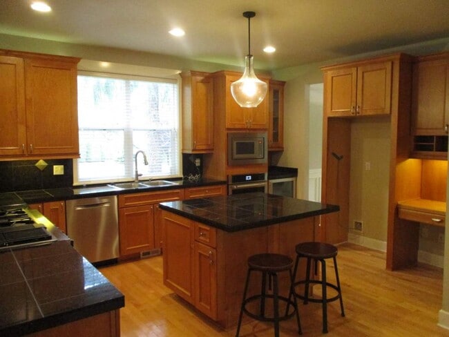 Building Photo - 11611 52nd Ave Ct NW