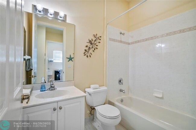 Building Photo - 12319 NW 77th Manor