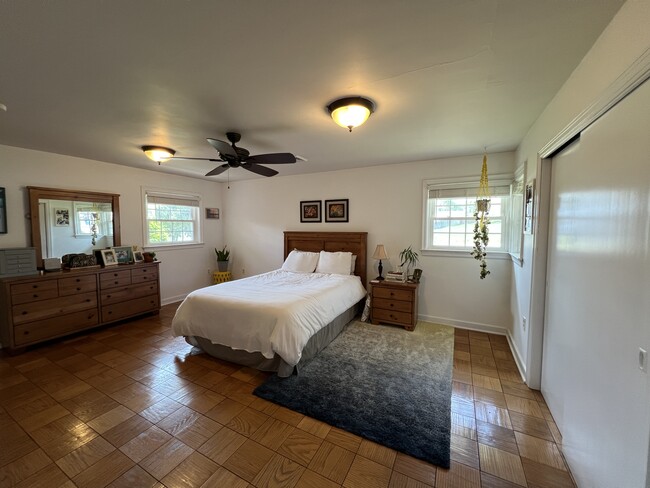Primary Photo - 120 Clearview Dr