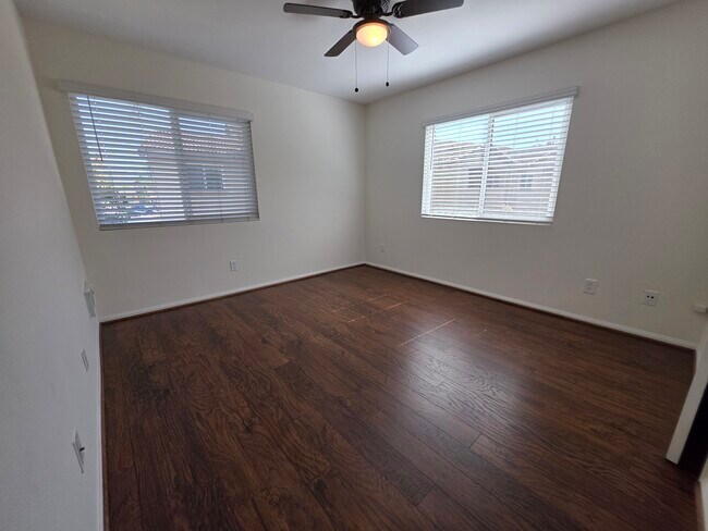 Building Photo - 204 Woodland Pkwy