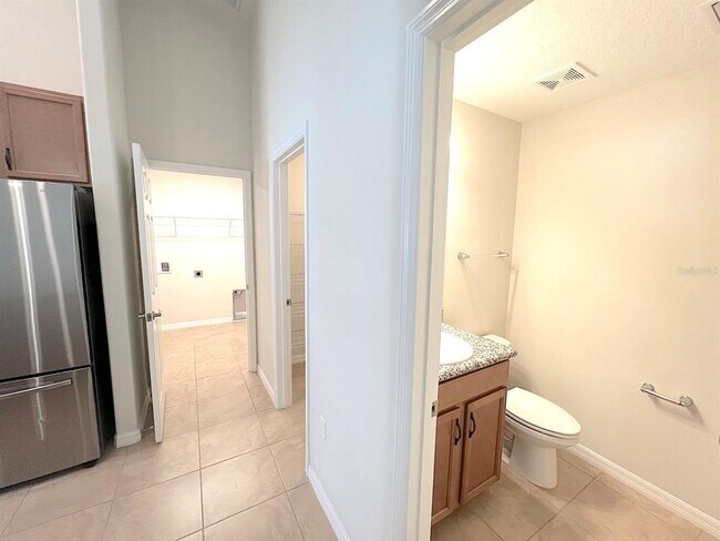 Building Photo - 9 Raemond Ln