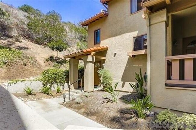Primary Photo - Gorgeous Tri-Level End Unit Home