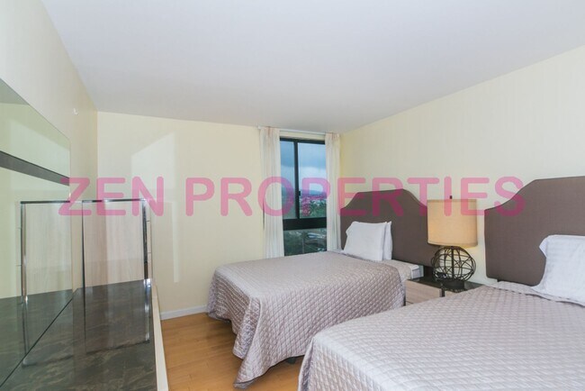 Building Photo - 250 ?Ohua Ave