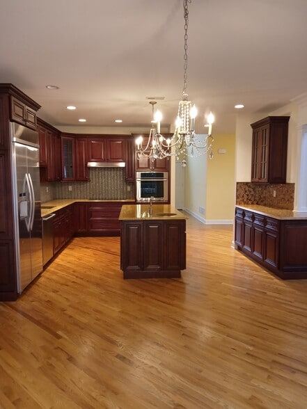 Building Photo - 27 Cobblers Cir