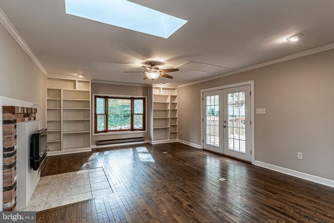 Building Photo - 8617 Kerry Ln
