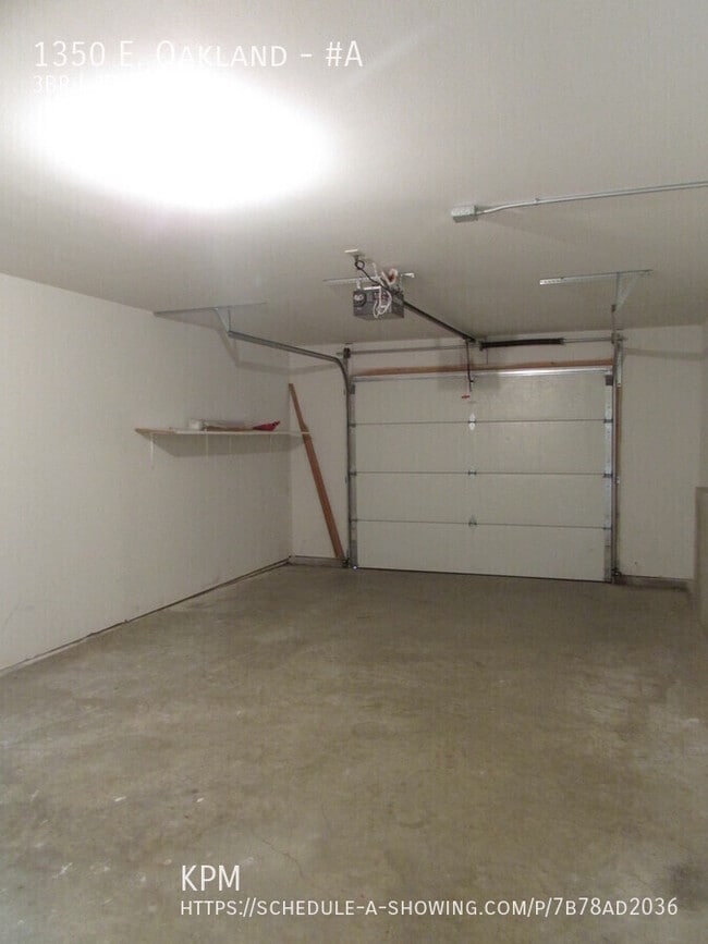 Building Photo - 1350 E. Oakland-#A