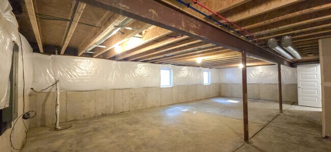 Building Photo - 4203 Viceroy St