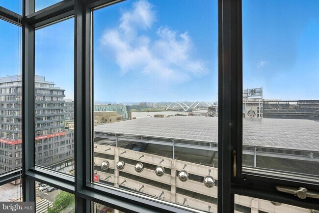 Building Photo - 70 N St SE