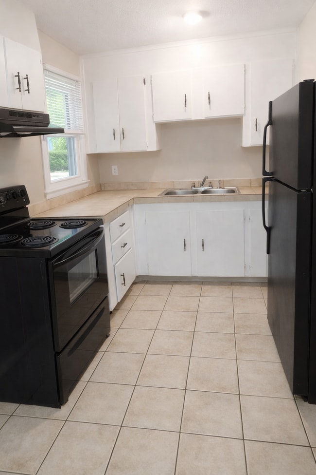 Building Photo - 1313 County Home Rd