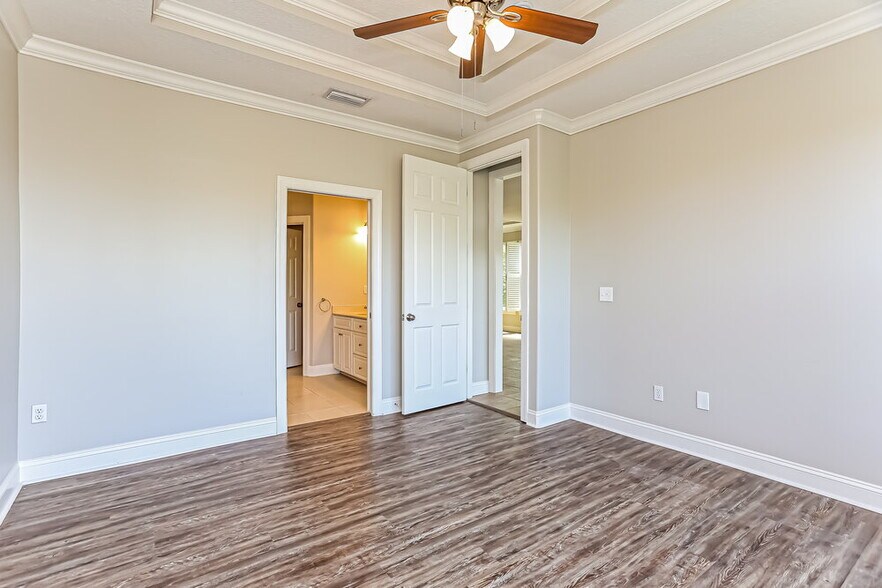 Building Photo - 136 Sunset Cir S