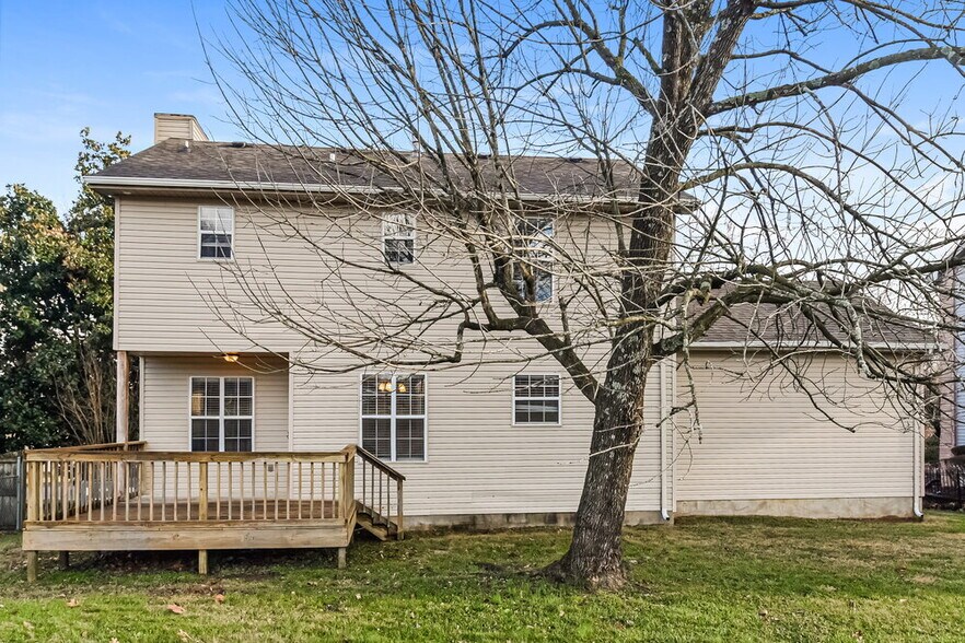 Building Photo - 2813 Louise Russell Dr