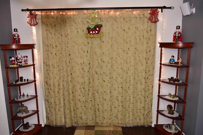 Building Photo - 19812 37th Dr SE