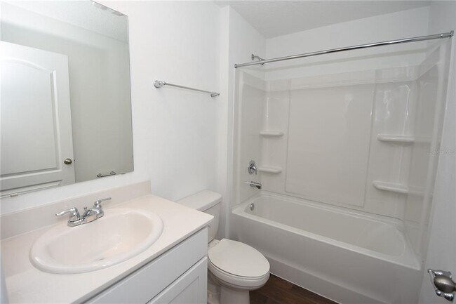 Building Photo - 9 Springwood Dr