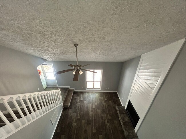 Building Photo - 6466 Kelmscot Ct