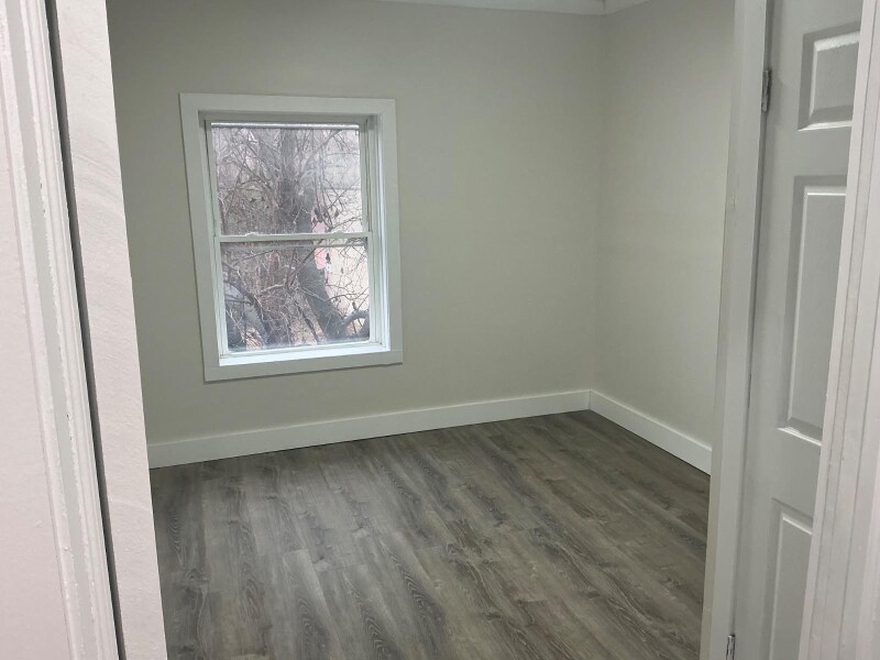 Building Photo - 1970 E 71st St