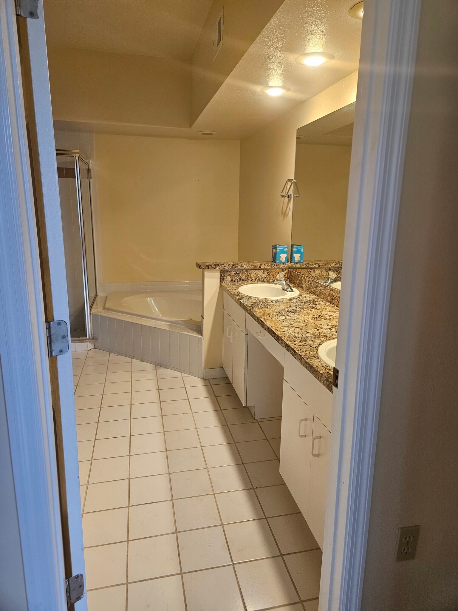 Building Photo - 1208 Clays Trl