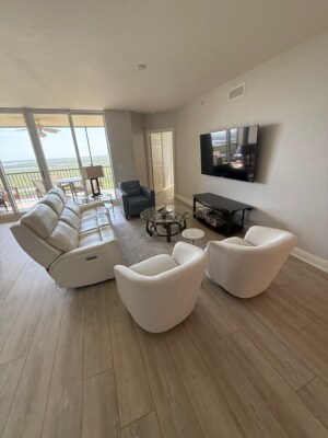 Building Photo - 1065 Borghese Ln
