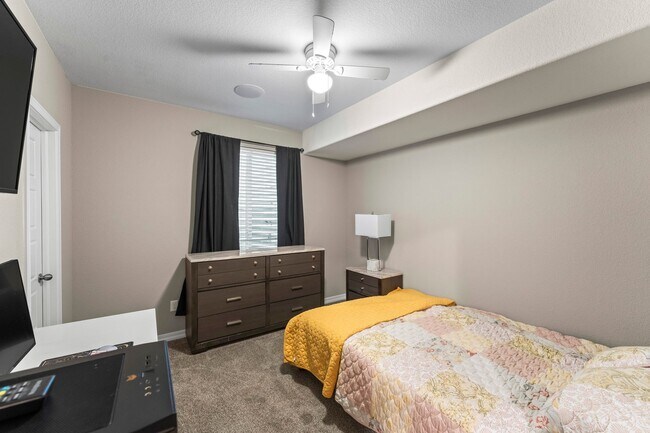 Building Photo - Beautiful 5-Bedroom, 4-Bathroom Home with ...