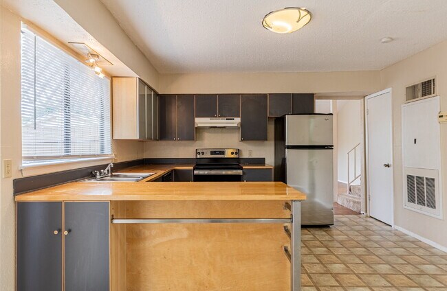Building Photo - 9524 Quail Village Ln