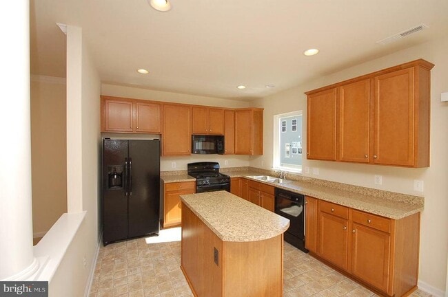 Building Photo - 43975 Eastgate View Drive
