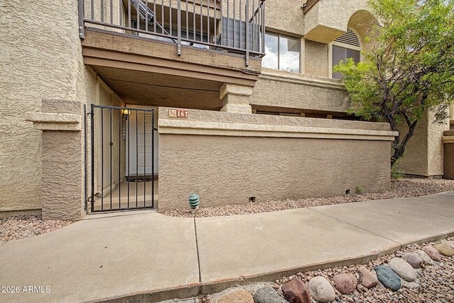 Building Photo - 1905 E University Dr