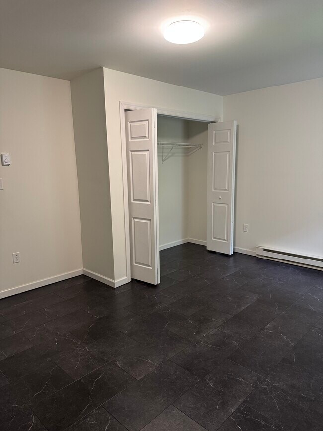 Building Photo - 120 Chambers Aly