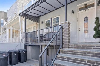 Building Photo - 526 Linwood St