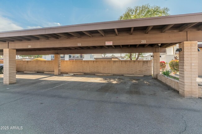 Building Photo - 220 Old Litchfield Rd