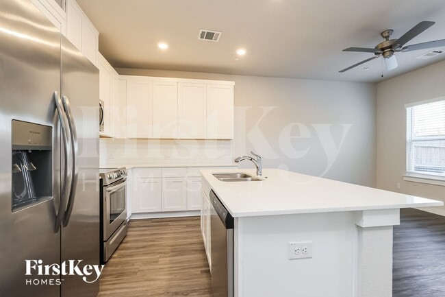 Building Photo - 18314 W Centro Cir