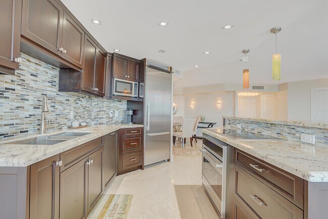 Building Photo - 550 S Ocean Blvd