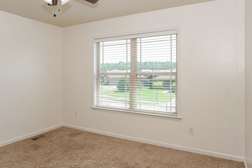 Building Photo - 138 Chestnut Cove