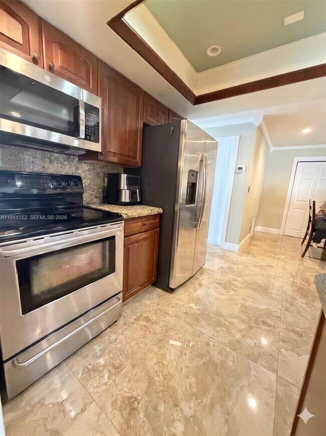 Building Photo - 6527 NW 2nd St