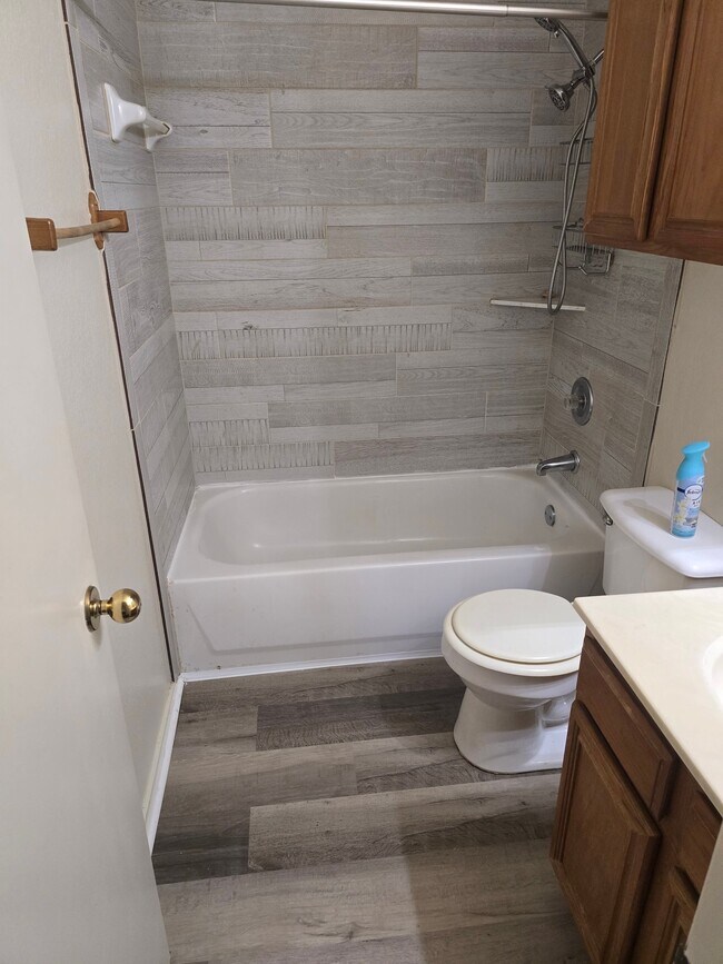 Building Photo - 1108 Horizon Dr