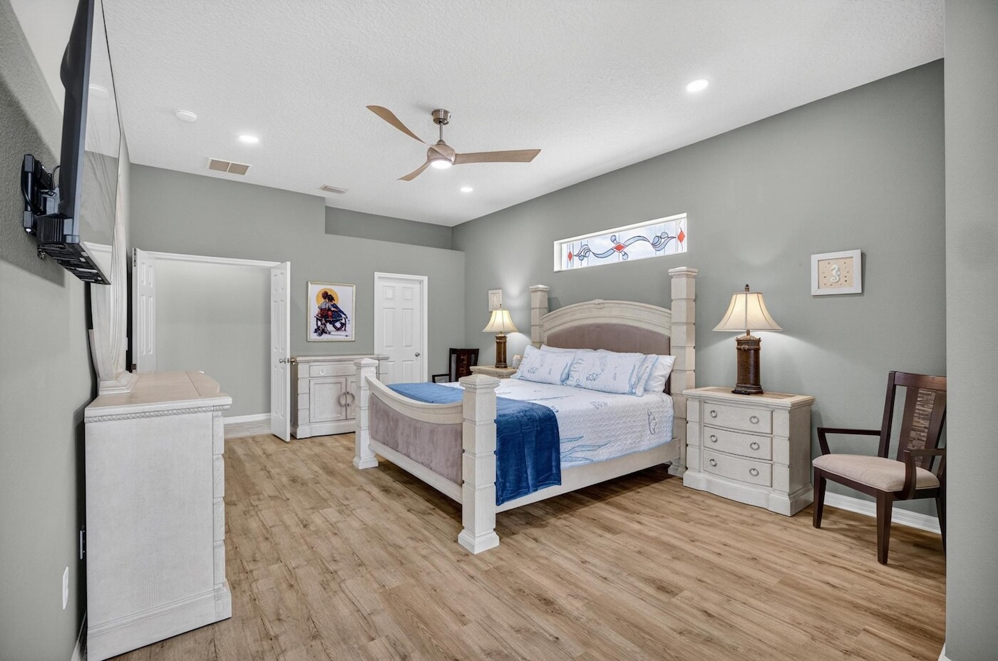 Building Photo - 8 Collinson Ct