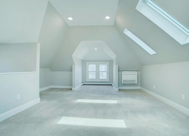 Building Photo - Perfect 5BR Home in Uptown!