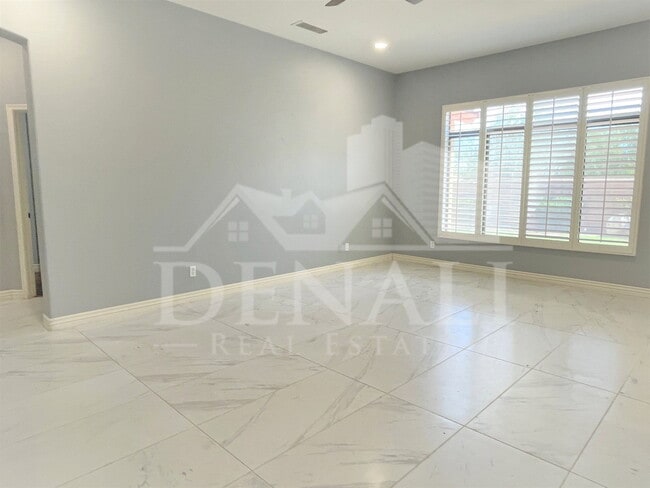Building Photo - 4523 E Swilling Rd