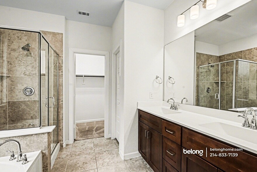 Building Photo - 5458 Ridgeway Dr