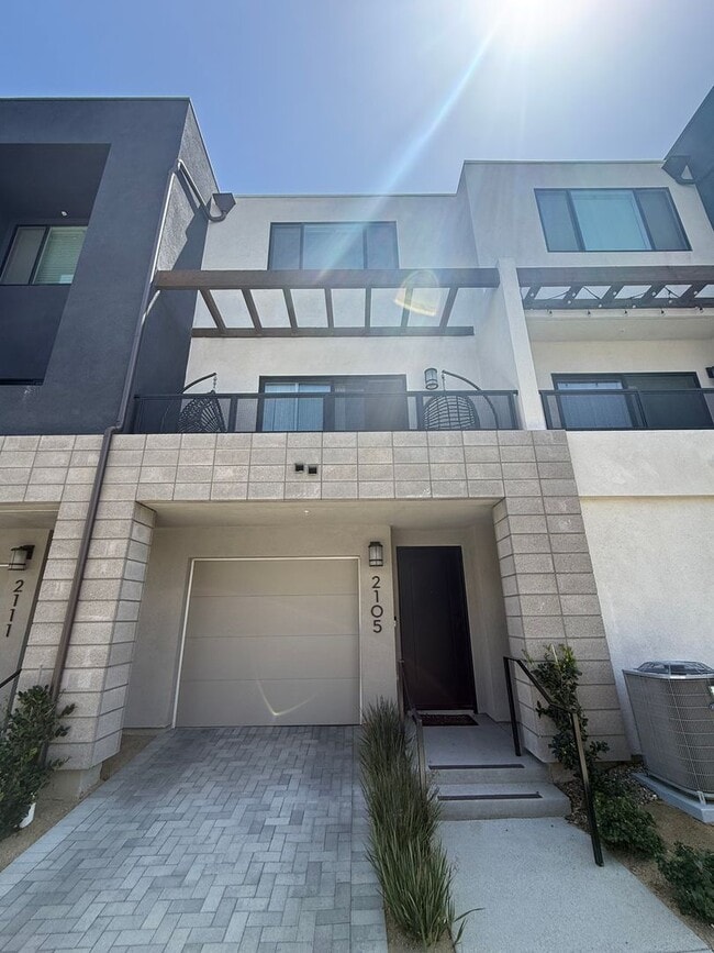 Building Photo - New Construction Town Home